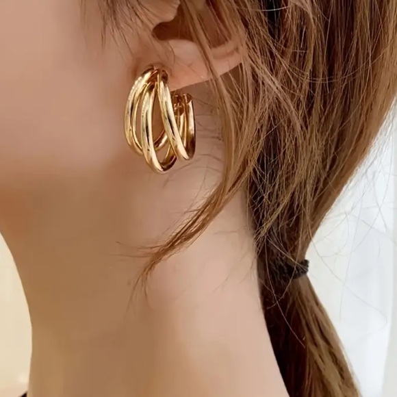 NEW Gold 18k plated Modern Hoop Earrings - Picture 2 of 7